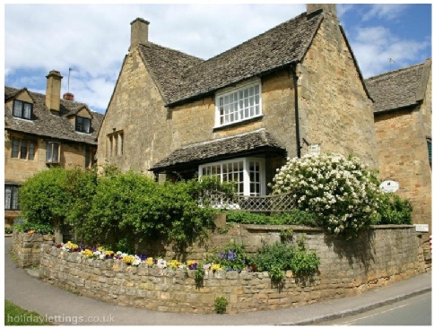 Chipping Campden Cotswolds Gloucestershire England. Rosary Cottage photos are by courtesy of TripAdvisor